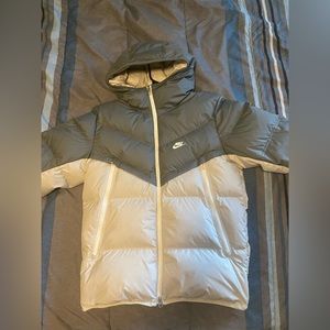 Nike puffer jacket storm fit